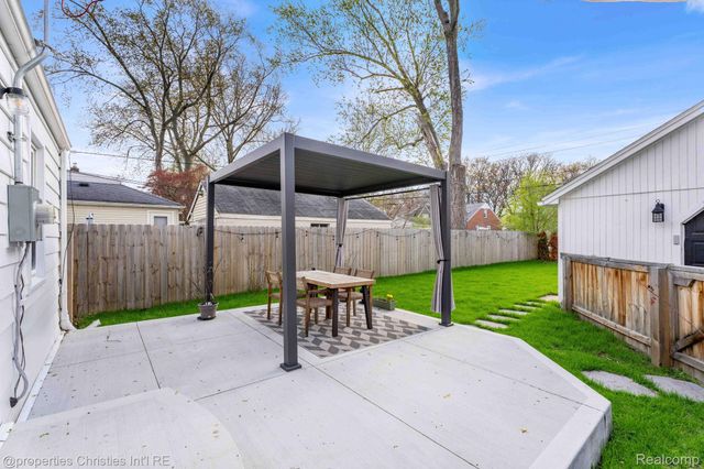 1617 N Vermont Avenue, Royal Oak Charter Township, MI 48067