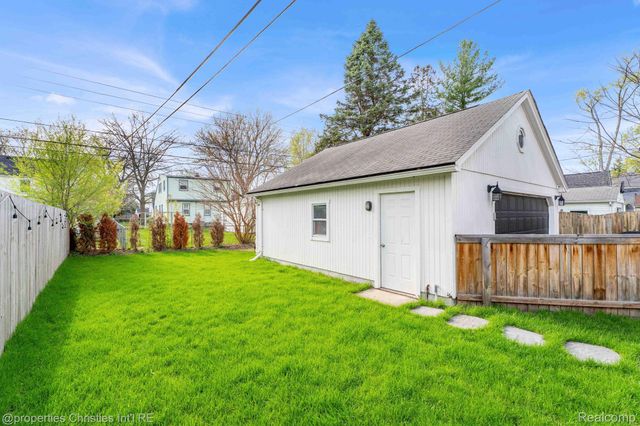 1617 N Vermont Avenue, Royal Oak Charter Township, MI 48067