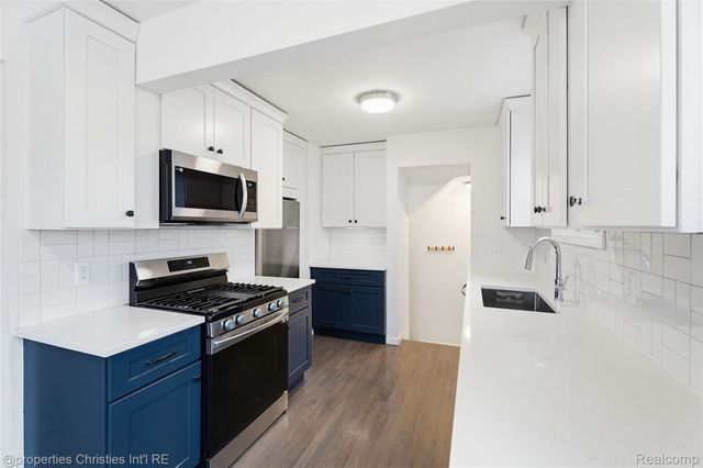1617 N Vermont Avenue, Royal Oak Charter Township, MI 48067