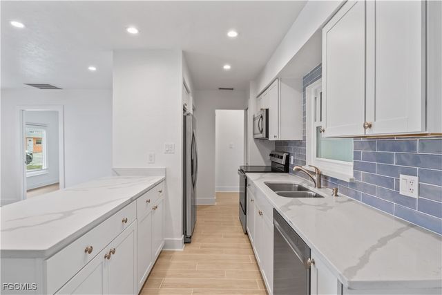 2742 Bruce ST, Matlacha, FL 33993