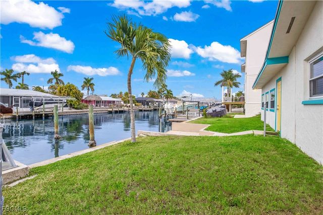 2742 Bruce ST, Matlacha, FL 33993