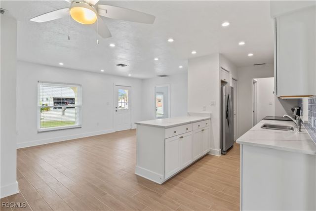 2742 Bruce ST, Matlacha, FL 33993