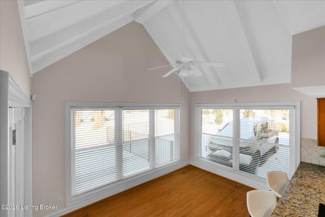 514 Woodlake Dr, Louisville, KY 40245