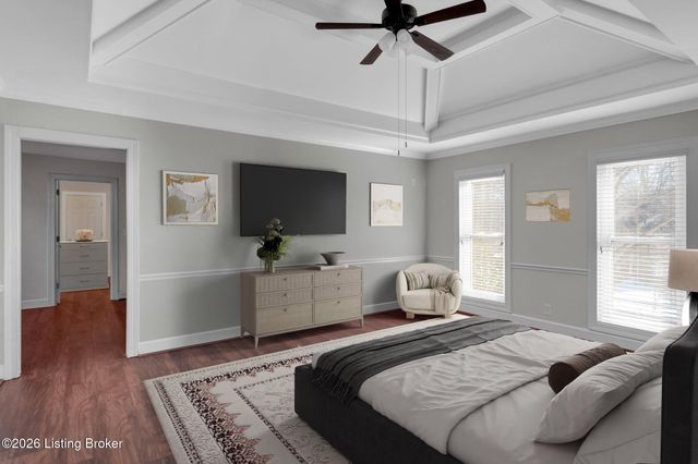 514 Woodlake Dr, Louisville, KY 40245