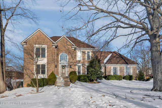 514 Woodlake Dr, Louisville, KY 40245