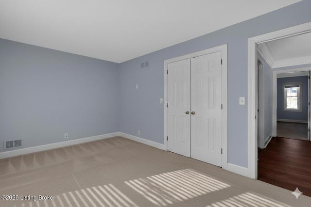 514 Woodlake Dr, Louisville, KY 40245