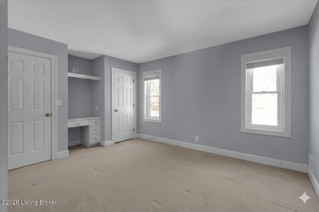 514 Woodlake Dr, Louisville, KY 40245