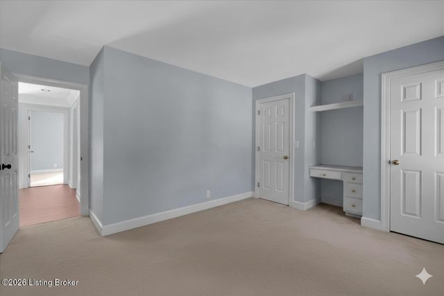 514 Woodlake Dr, Louisville, KY 40245