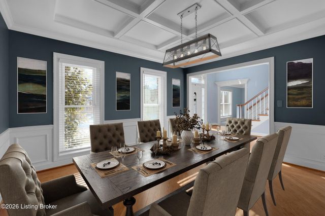 514 Woodlake Dr, Louisville, KY 40245