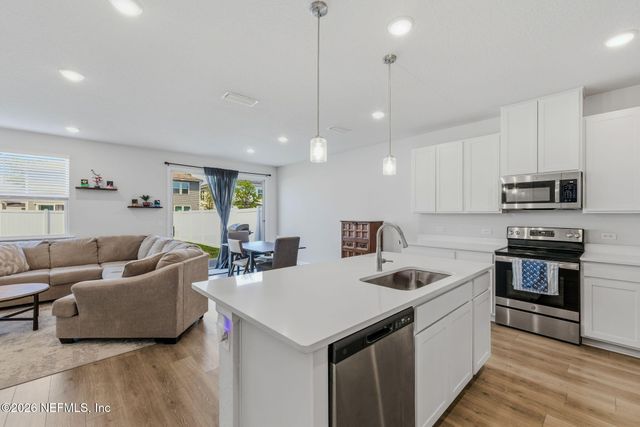 6902 MIRAGE Street, Jacksonville, FL 32244