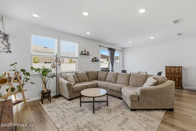 6902 MIRAGE Street, Jacksonville, FL 32244