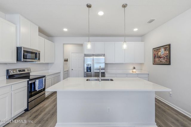 6902 MIRAGE Street, Jacksonville, FL 32244