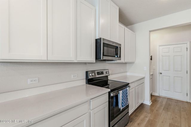 6902 MIRAGE Street, Jacksonville, FL 32244