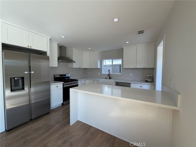 6082 Royalist, Huntington Beach, CA 92647