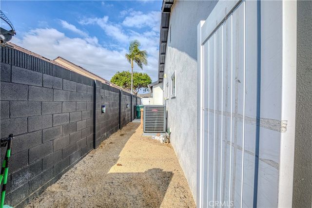 6082 Royalist, Huntington Beach, CA 92647