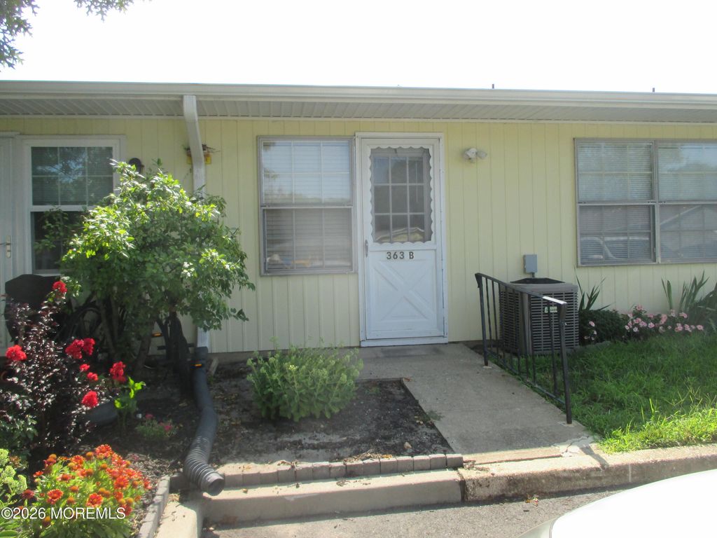 363B Chesterfield Court 363B, Lakewood, NJ 08701