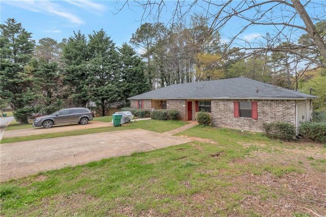 3235 Sarah Lou Drive, Snellville, GA 30078