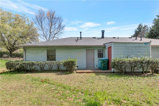 3235 Sarah Lou Drive, Snellville, GA 30078