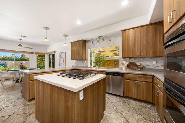 9 White Sun Way, Rancho Mirage, CA 92270