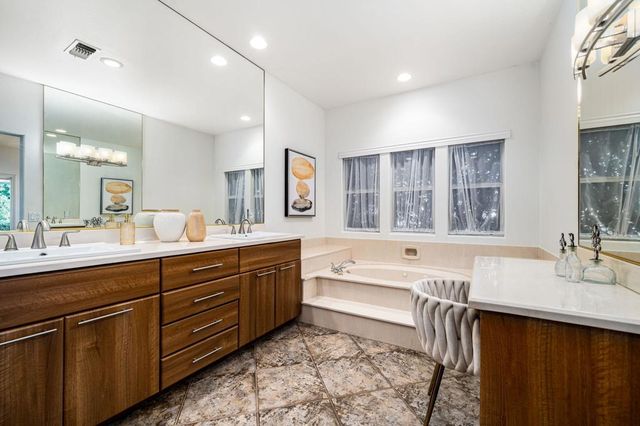 9 White Sun Way, Rancho Mirage, CA 92270
