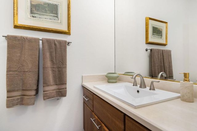 9 White Sun Way, Rancho Mirage, CA 92270