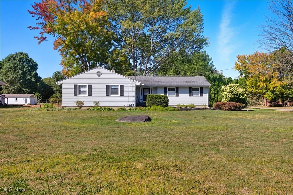 2193 Howland Wilson Road NE, Warren, OH 44484