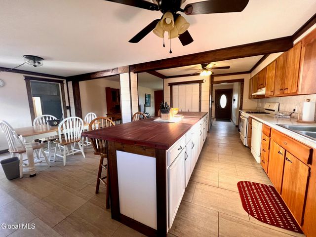 12 Gregory Lane, Colonie, NY 12211