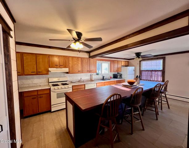 12 Gregory Lane, Colonie, NY 12211