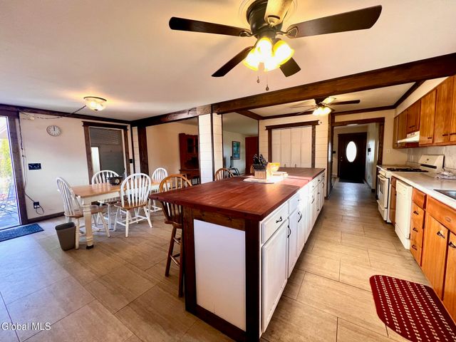 12 Gregory Lane, Colonie, NY 12211