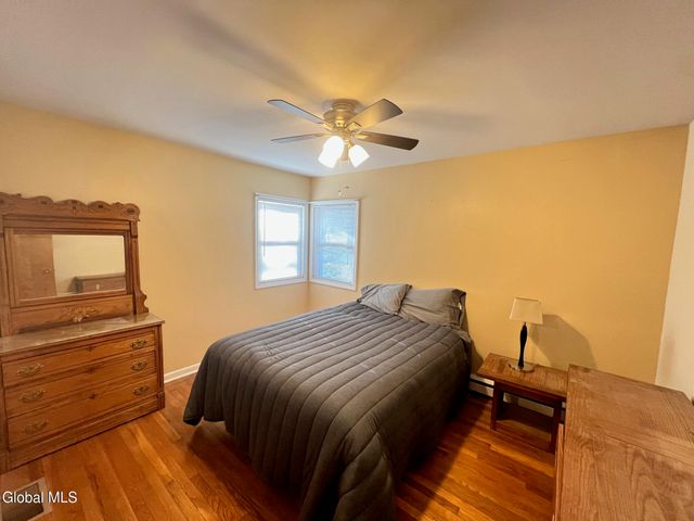 12 Gregory Lane, Colonie, NY 12211