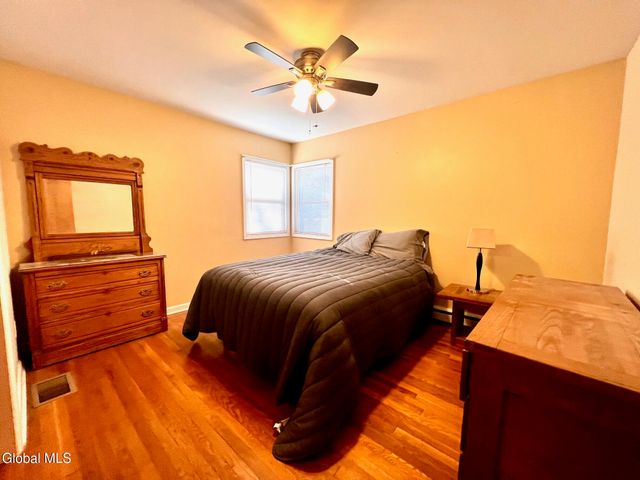 12 Gregory Lane, Colonie, NY 12211