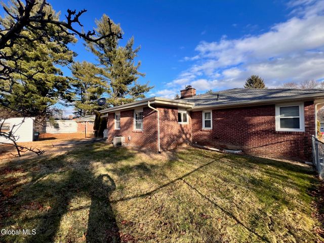 12 Gregory Lane, Colonie, NY 12211