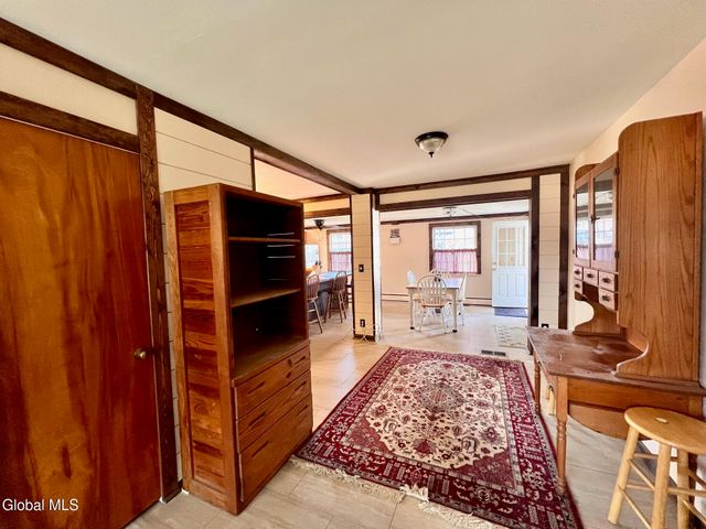 12 Gregory Lane, Colonie, NY 12211