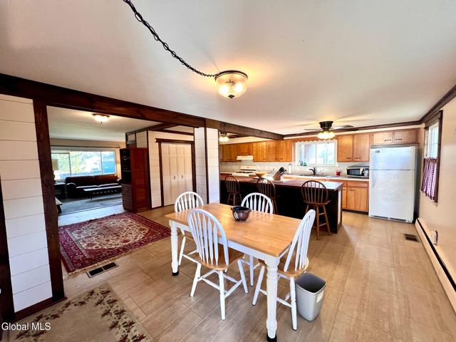 12 Gregory Lane, Colonie, NY 12211