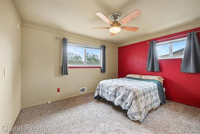 32304 Wisconsin Street, Livonia, MI 48150