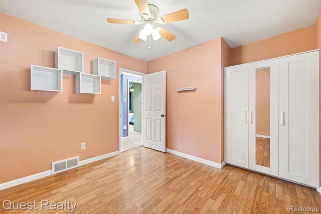 32304 Wisconsin Street, Livonia, MI 48150