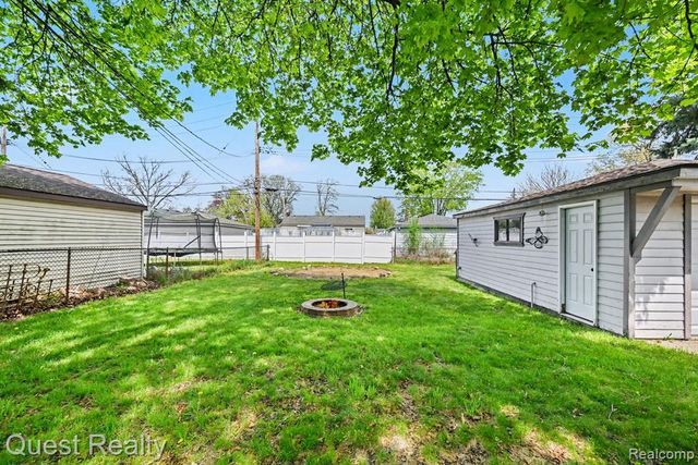 32304 Wisconsin Street, Livonia, MI 48150