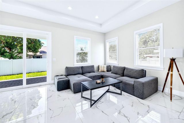 4020 W ARCH STREET, Tampa, FL 33607