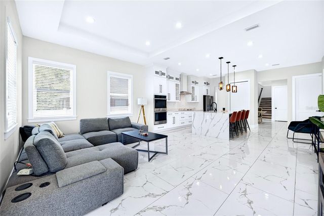4020 W ARCH STREET, Tampa, FL 33607
