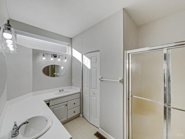 7682 Crystal Cove Pointe, Hamilton Twp, OH 45039