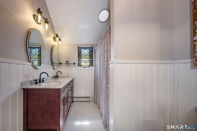 24 Cottage Place, Old Saybrook, CT 06475