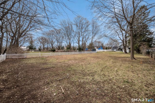 24 Cottage Place, Old Saybrook, CT 06475