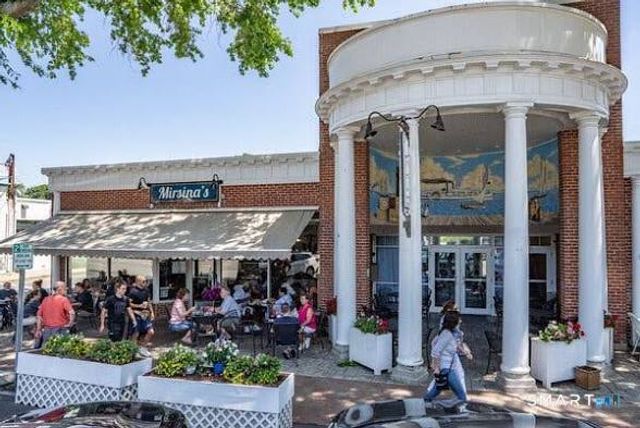 24 Cottage Place, Old Saybrook, CT 06475