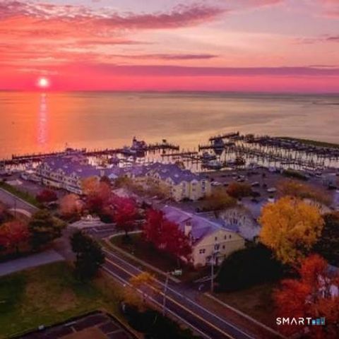 24 Cottage Place, Old Saybrook, CT 06475