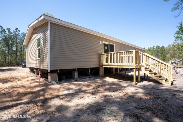 10101 CO RD 127, Glen St. Mary, FL 32040