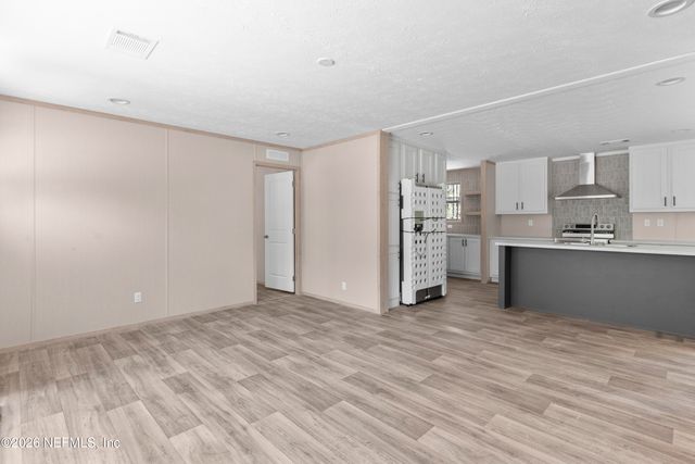 10101 CO RD 127, Glen St. Mary, FL 32040