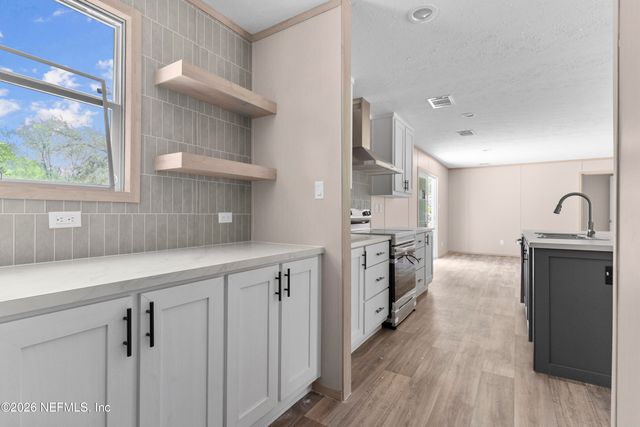 10101 CO RD 127, Glen St. Mary, FL 32040