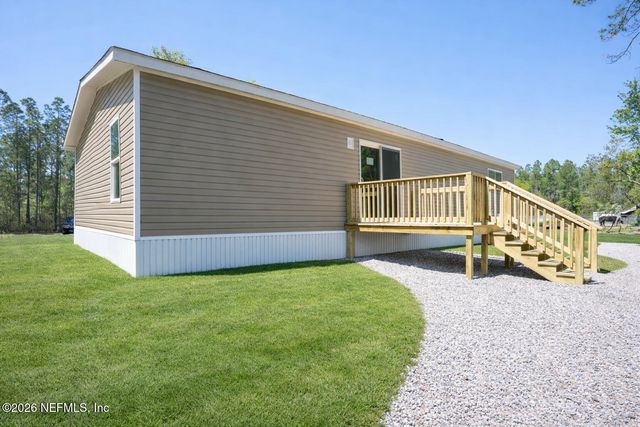 10101 CO RD 127, Glen St. Mary, FL 32040