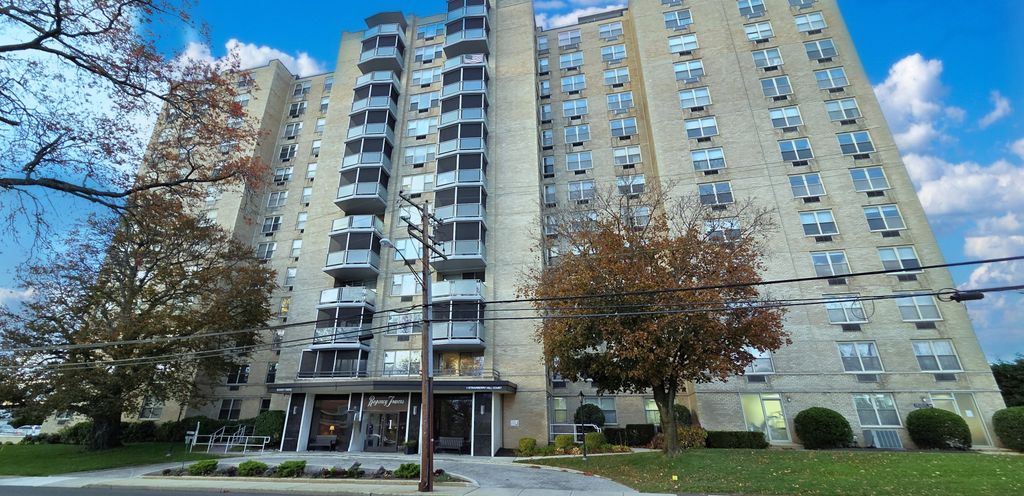 1 Strawberry Hill Court APT 2A, Stamford, CT 06902