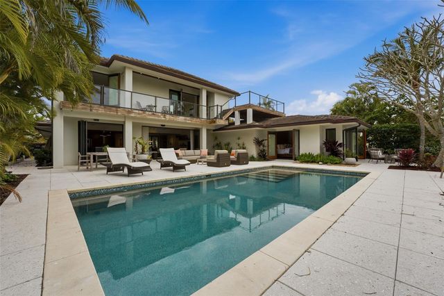 541 S WASHINGTON DRIVE, Sarasota, FL 34236